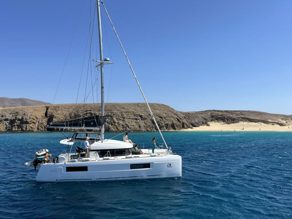 Interior de lujo alquiler de barcos en Lanzarote