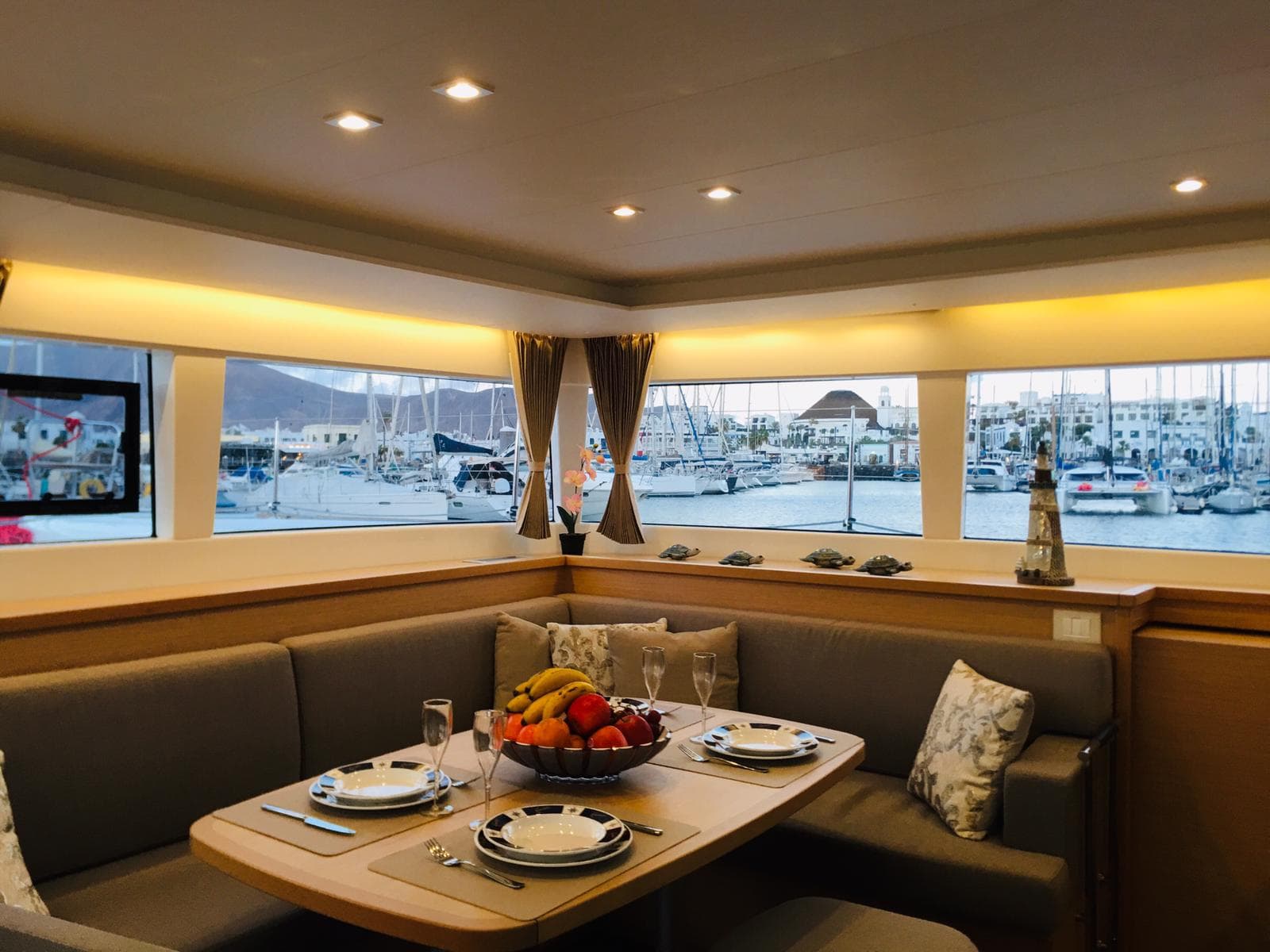 Contacta con Charter Canarias