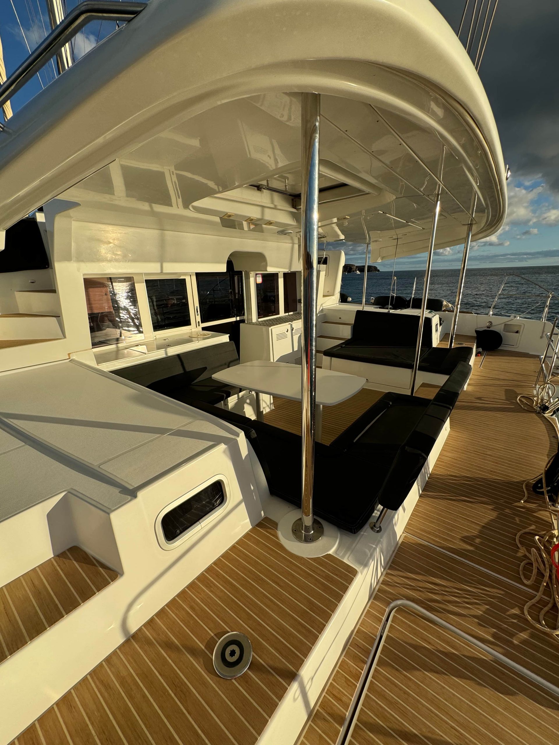 excursion-premium-charter-canarias-3-Cwk8WUPf