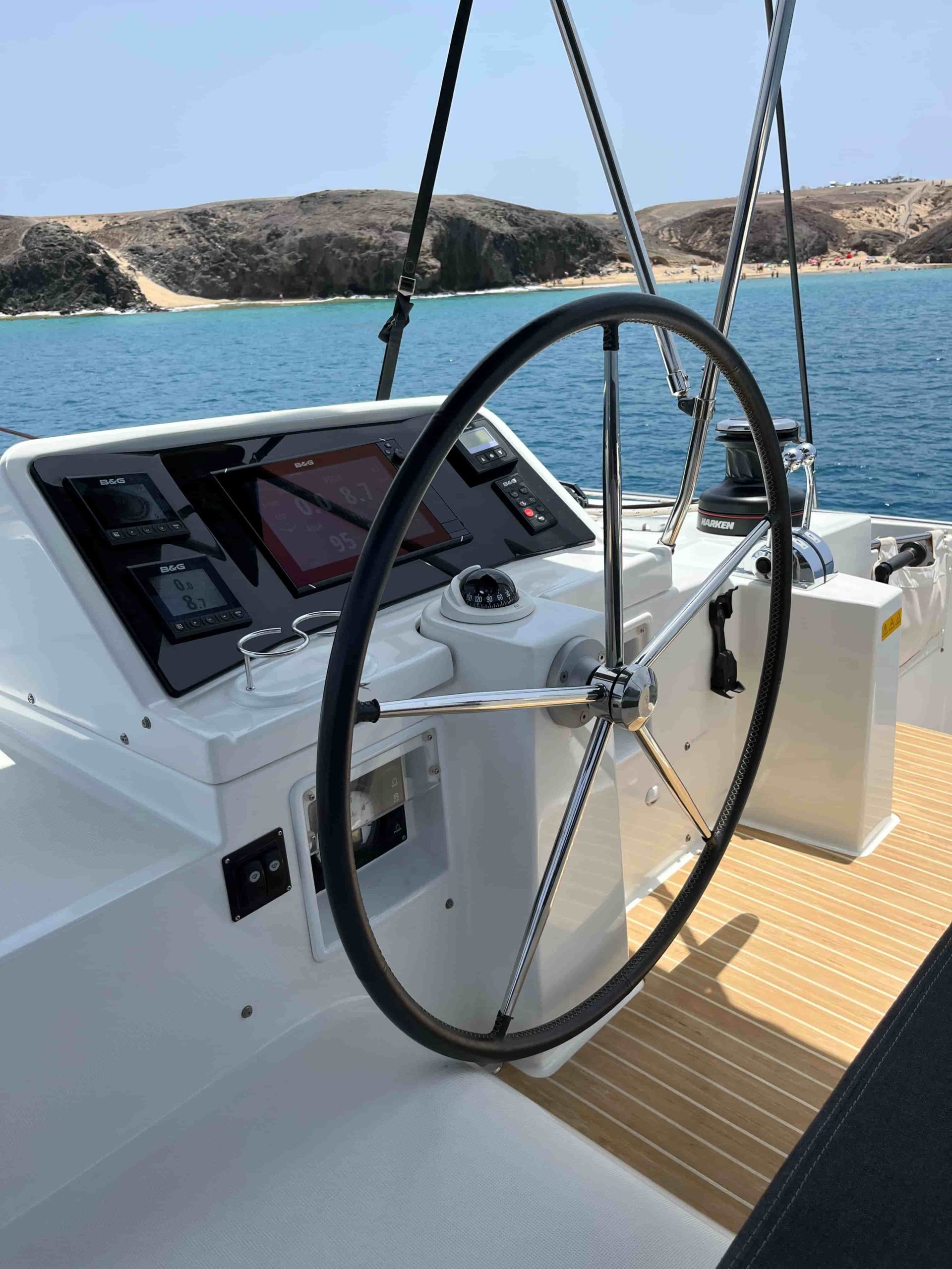 home-galeria-de-imagenes-charter-canarias-3-BEa92bTX