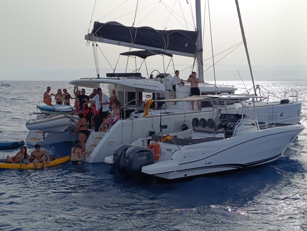 excursion-a-la-isla-de-lobos-en-barco-snorkel - Contacta con Charter Canarias